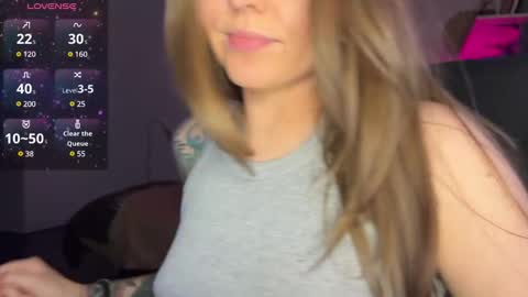  HADLY today day-off see u online 0112  online show from 01-06-25, 05:49