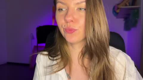  HADLY today day-off see u online 0112  online show from 02-11-25, 05:18