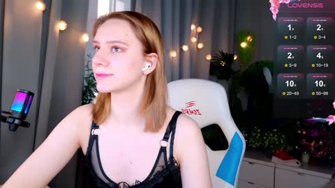 im Amy online show from 12-24-24, 09:28