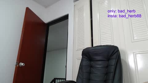 Alejandra  online show from 09-28-25, 01:22