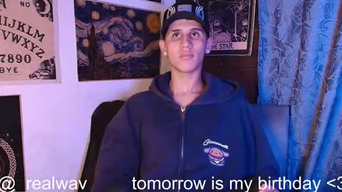 Snapshot of _realwav chatting on 10-24-25, 05:04 wav online show from 10-24-25, 05:04