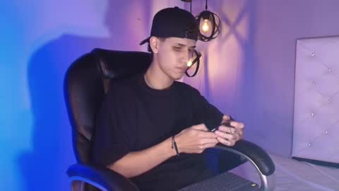 Snapshot of _realwav chatting on 12-14-25, 05:57 wav online show from 12-14-25, 05:57