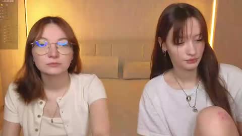 Snapshot of _reverse_gang_ chatting on 05-17-26, 03:37 LISSAPVT IS OPEN online show from 05-17-26, 03:37
