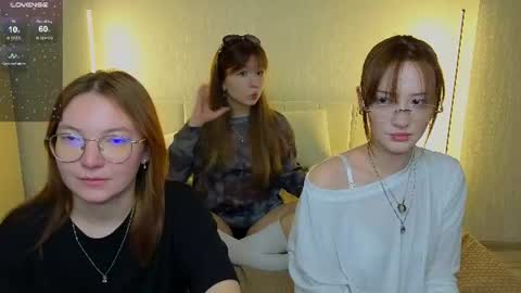 Snapshot of _reverse_gang_ chatting on 06-27-26, 02:55 LISSAPVT IS OPEN online show from 06-27-26, 02:55
