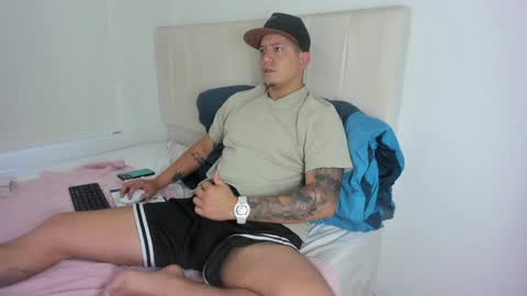 Roberto online show from 12-05-24, 01:06