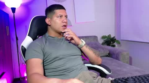 Snapshot of _robertobaggio chatting on 05-12-26, 12:35 Roberto online show from 05-12-26, 12:35