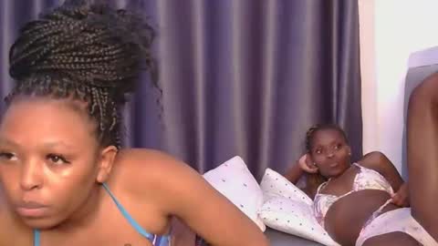  Roxxana online show from 11-19-25, 06:08