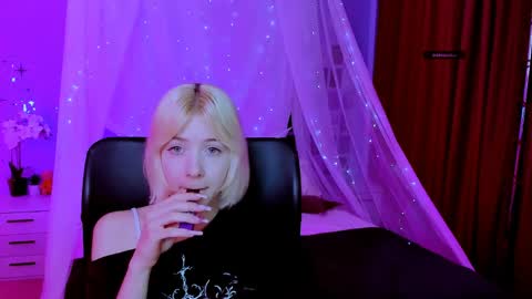 sabrina  online show from 05-06-26, 08:30