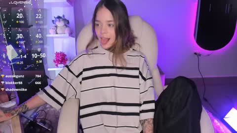 Snapshot of _sabrinamoon chatting on 01-10-25, 05:56 online show from 01-10-25, 05:56