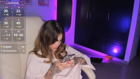 Snapshot of _sabrinamoon chatting on 01-30-25, 03:19 online show from 01-30-25, 03:19