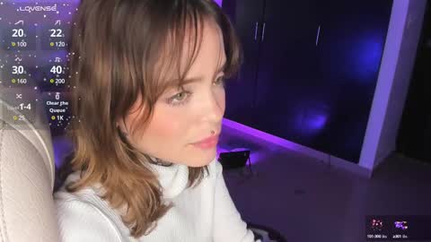 Snapshot of _sabrinamoon chatting on 02-21-25, 02:59 online show from 02-21-25, 02:59