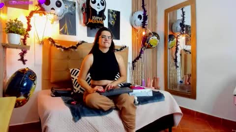 SAMANTHA FOX online show from 10-19-25, 10:49