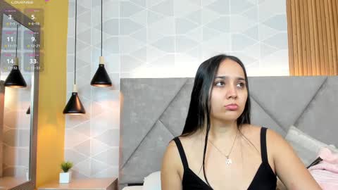 Antonella  online show from 11-12-25, 12:05