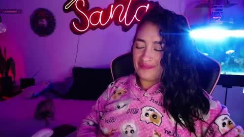 Snapshot of _santalove_ chatting on 01-10-25, 01:10 SantaLove online show from 01-10-25, 01:10