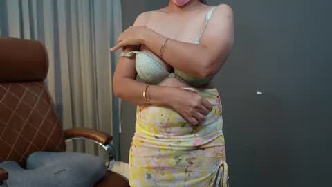 Snapshot of _savy_ chatting on 07-01-26, 07:32 Savreen online show from 07-01-26, 07:32