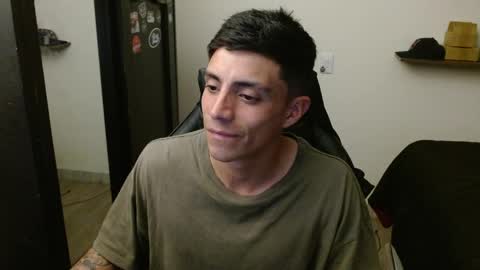Snapshot of _schnnneider_ chatting on 05-13-26, 12:52 SCHNEIDER online show from 05-13-26, 12:52