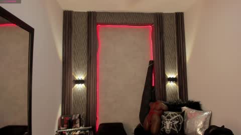 Snapshot of _selene_red chatting on 01-22-25, 04:55 Selene online show from 01-22-25, 04:55