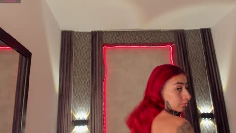 Snapshot of _selene_red chatting on 01-25-25, 04:13 Selene online show from 01-25-25, 04:13