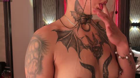 Snapshot of _selene_red chatting on 01-25-25, 07:18 Selene online show from 01-25-25, 07:18