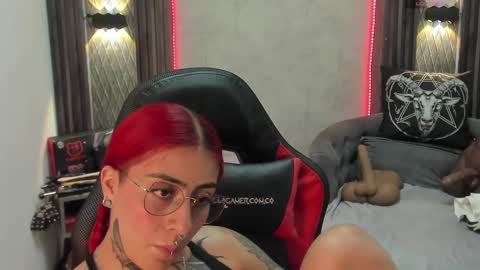 Snapshot of _selene_red chatting on 02-10-25, 05:52 Selene online show from 02-10-25, 05:52