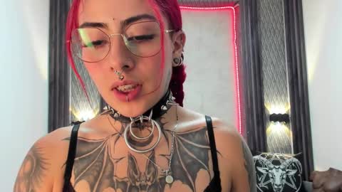 Snapshot of _selene_red chatting on 02-11-25, 05:07 Selene online show from 02-11-25, 05:07