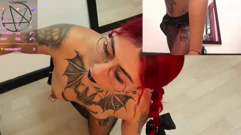 Snapshot of _selene_red chatting on 02-12-25, 07:56 Selene online show from 02-12-25, 07:56