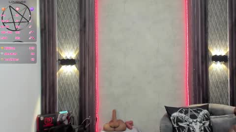 Snapshot of _selene_red chatting on 02-15-25, 10:42 Selene online show from 02-15-25, 10:42