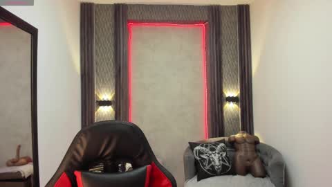 Snapshot of _selene_red chatting on 02-18-25, 03:32 Selene online show from 02-18-25, 03:32