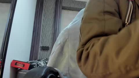 Snapshot of _selene_red chatting on 09-21-25, 04:30 Selene online show from 09-21-25, 04:30