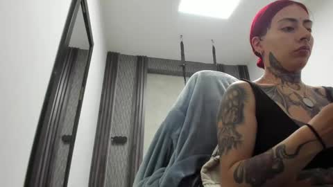 Snapshot of _selene_red chatting on 05-29-26, 01:36 Selene online show from 05-29-26, 01:36