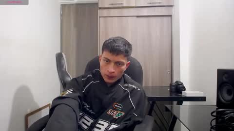 Snapshot of _sexy_jack chatting on 01-20-25, 06:21 Juan Pablo-independent model online show from 01-20-25, 06:21