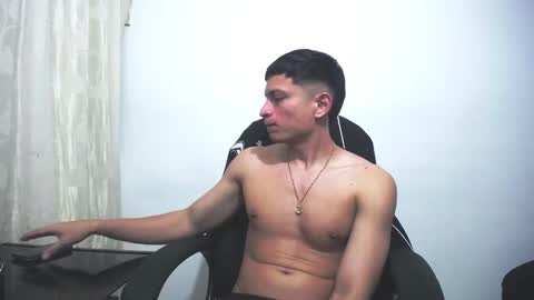 Snapshot of _sexy_jack chatting on 02-20-25, 03:34 Juan Pablo-independent model online show from 02-20-25, 03:34