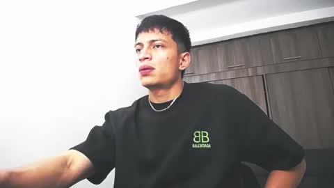 Juan Pablo-independent model online show from 02-13-26, 03:13