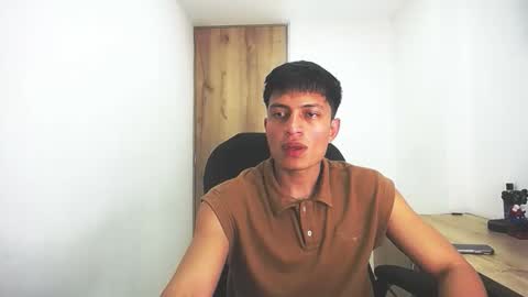 Juan Pablo-independent model online show from 02-28-26, 12:00