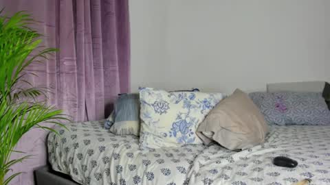 Snapshot of _sexy_star_ chatting on 01-18-25, 11:55 E T H A N S T A R online show from 01-18-25, 11:55