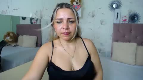 Snapshot of _sexyredhead_ chatting on 02-03-25, 12:14 KATA online show from 02-03-25, 12:14