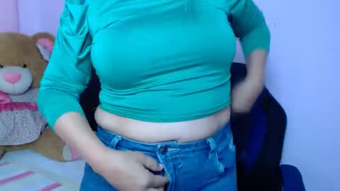 Snapshot of _sexyredhead_ chatting on 02-08-25, 06:33 KATA online show from 02-08-25, 06:33