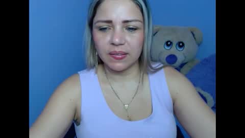 Snapshot of _sexyredhead_ chatting on 02-12-25, 12:12 KATA online show from 02-12-25, 12:12