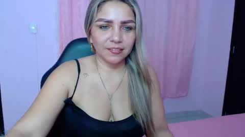 Snapshot of _sexyredhead_ chatting on 02-20-25, 12:15 KATA online show from 02-20-25, 12:15