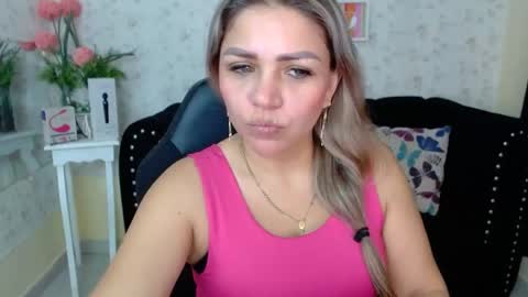 Snapshot of _sexyredhead_ chatting on 03-06-25, 11:58 KATA online show from 03-06-25, 11:58