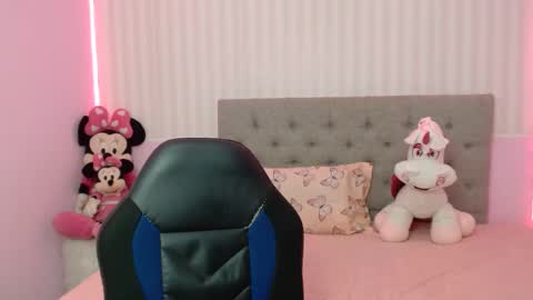 Snapshot of _sexyredhead_ chatting on 03-09-25, 06:11 KATA online show from 03-09-25, 06:11