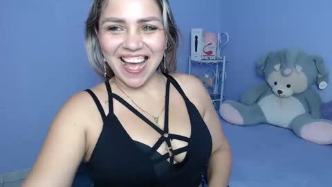 Snapshot of _sexyredhead_ chatting on 03-10-25, 12:15 KATA online show from 03-10-25, 12:15