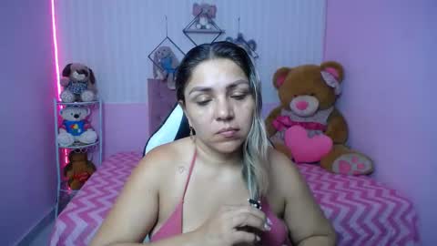 Snapshot of _sexyredhead_ chatting on 09-15-25, 12:16 KATA online show from 09-15-25, 12:16