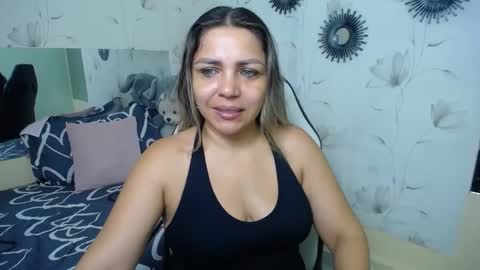 Snapshot of _sexyredhead_ chatting on 10-05-25, 12:03 KATA online show from 10-05-25, 12:03