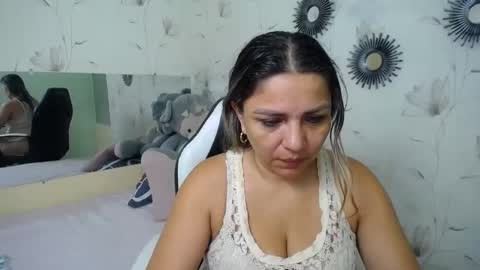 Snapshot of _sexyredhead_ chatting on 10-20-25, 12:05 KATA online show from 10-20-25, 12:05