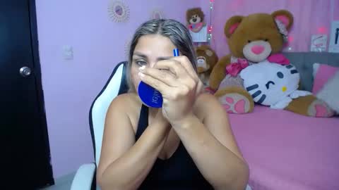 Snapshot of _sexyredhead_ chatting on 11-09-25, 12:03 KATA online show from 11-09-25, 12:03