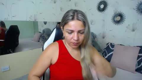 Snapshot of _sexyredhead_ chatting on 11-19-25, 12:05 KATA online show from 11-19-25, 12:05