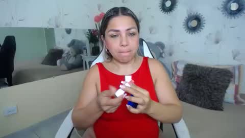 Snapshot of _sexyredhead_ chatting on 12-16-25, 12:10 KATA online show from 12-16-25, 12:10