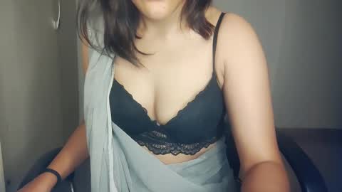 _shalini_0 online show from 09-28-25, 04:01