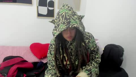 Snapshot of _sharlotte777 chatting on 04-24-26, 03:47 _sharlotte777 online show from 04-24-26, 03:47